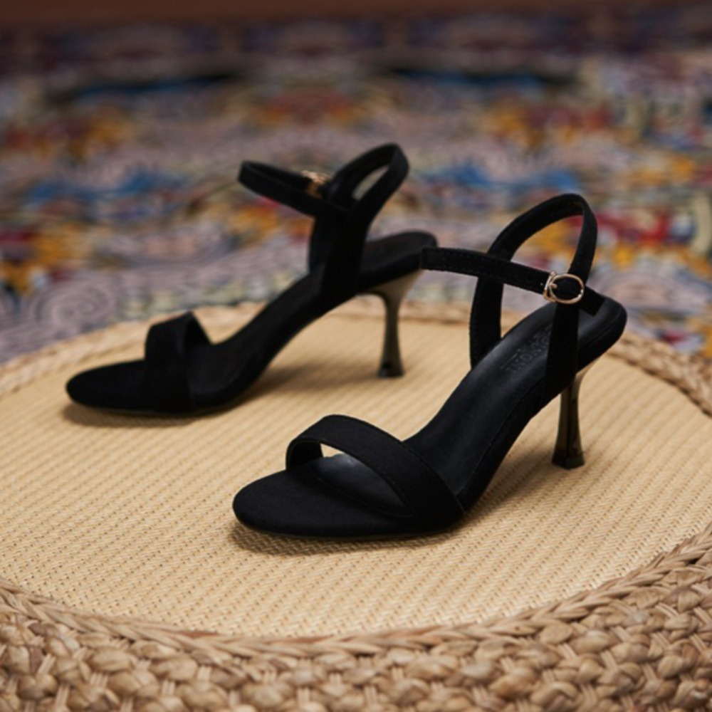 Kadınlar için Sandaletler Yüks - Summer Clothing Stores incelemesi ve fiyatı