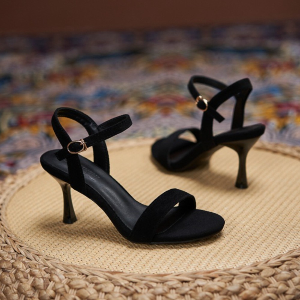 Kadınlar için Sandaletler Yüks - Summer Clothing Stores incelemesi ve fiyatı